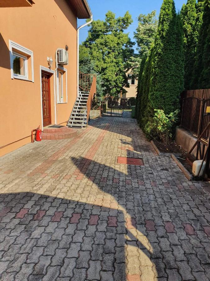 Birta Apartman Hajdúszoboszló Εξωτερικό φωτογραφία